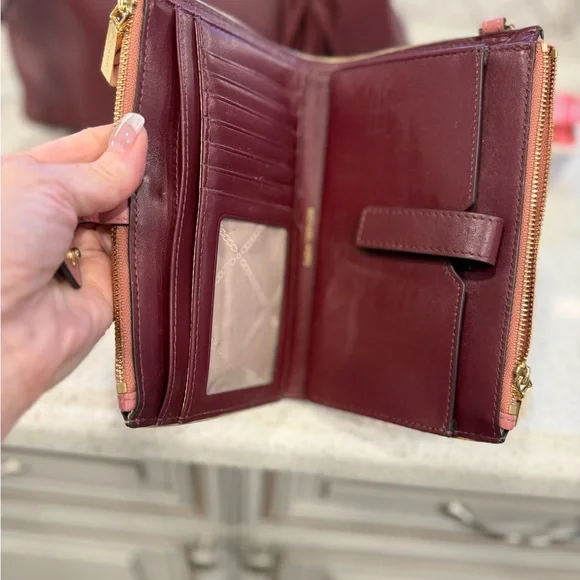 Elegant Burgundy Handbag and Wallet Set - Picture 5 of 6